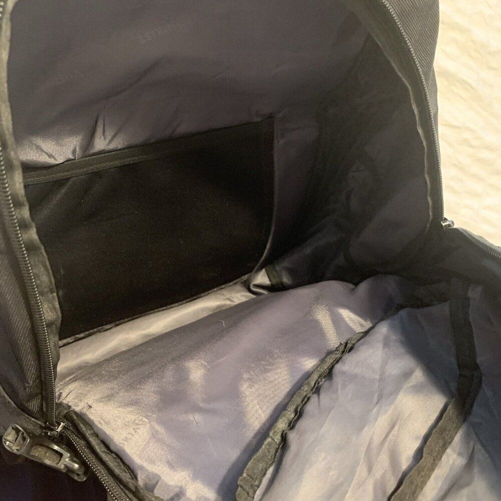 Victoria Tourist Solid Black Backpack - Picture 7 of 12